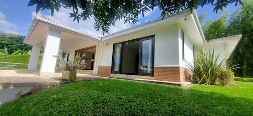 Casa en venta Risaralda Pereira La Libertad 370 m2 Habitaciones 4 Baños 8 Garajes 3 Precio $3000000000
