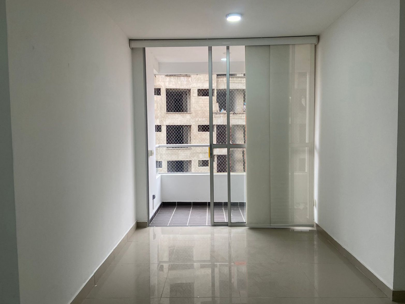 Apartamento en arriendo Antioquia Sabaneta Calle Larga 78 m2 Habitaciones 3 Baños 2 Garajes 2 Precio $3000000