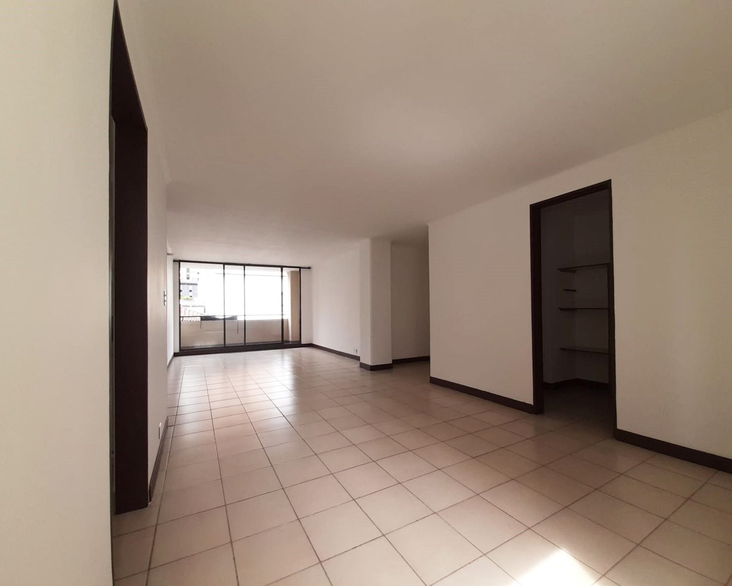 Apartamento en arriendo Antioquia Envigado El Portal 130 m2 Habitaciones 3 Baños 2 Garajes 3 Precio $3750000