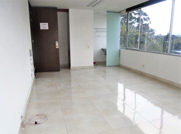 Oficina en arriendo o venta Antioquia Medellín Castropol 30 m2 Habitaciones 0 Baños 0 Garajes 2 Precio venta $280000000 Precio arriendo $2400000