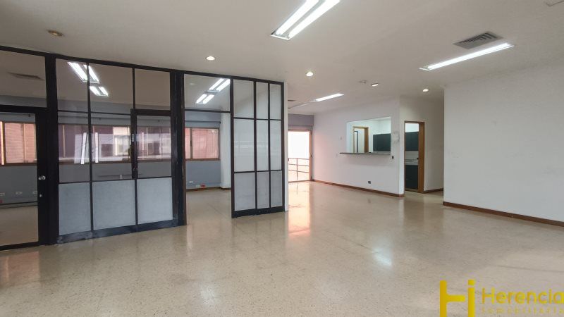 Bodega en arriendo Antioquia Medellín Aranjuez 200 m2 Habitaciones 0 Baños 3 Garajes 0 Precio $8000000