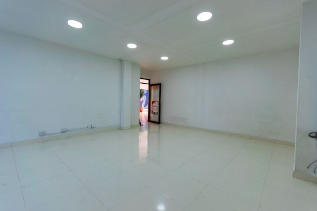 Oficina en arriendo o venta Antioquia Medellín Manila 45 m2 Habitaciones 0 Baños 1 Garajes 0 Precio venta $290000000 Precio arriendo $2000000