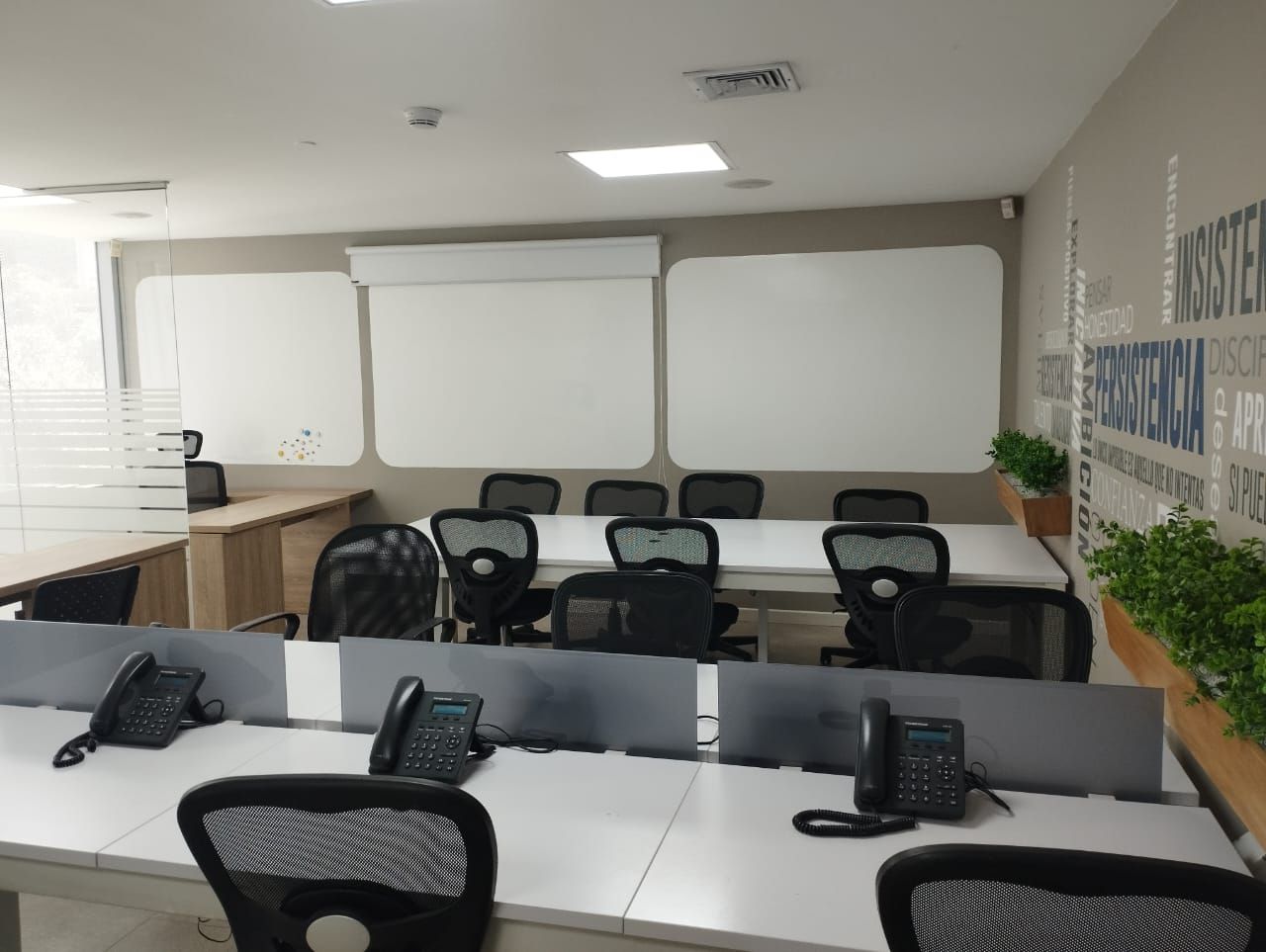 Oficina en arriendo Antioquia Medellín Las Lomas No2 115 m2 Habitaciones 0 Baños 4 Garajes 8 Precio $10070000