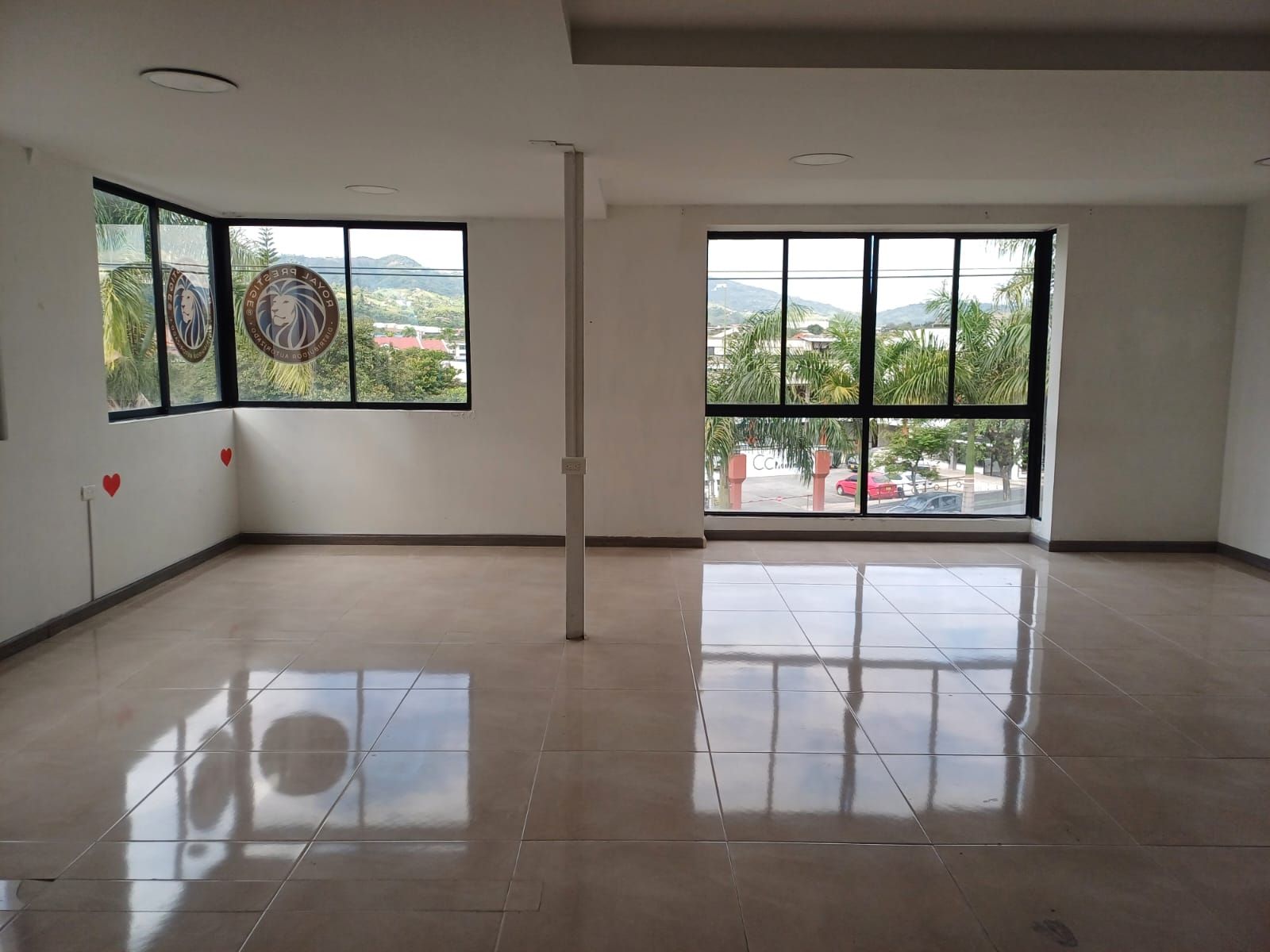 Oficina en arriendo Risaralda Pereira Sector 30 De Agosto 88 m2 Habitaciones 0 Baños 2 Garajes 2 Precio $2300000