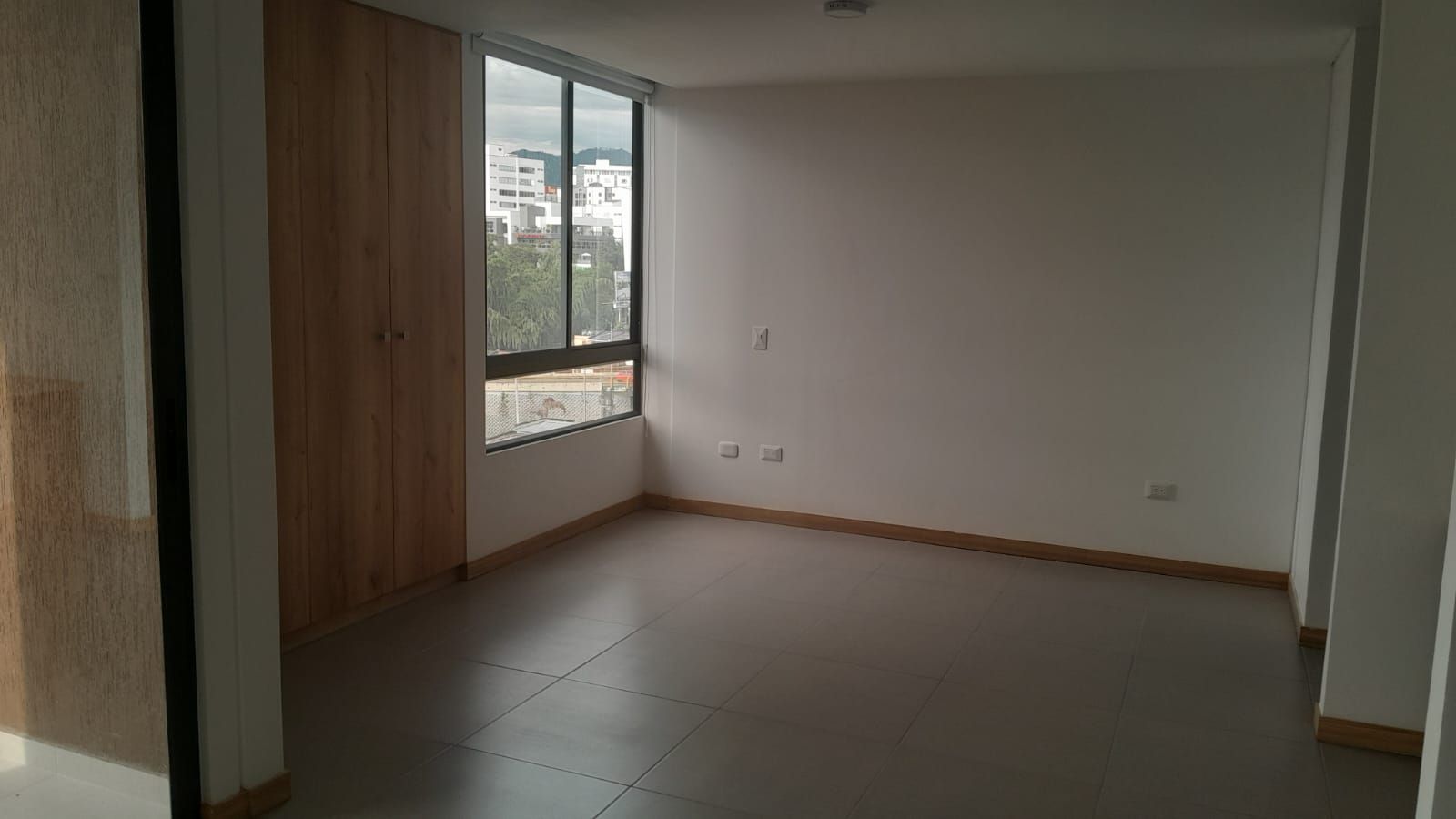 Apartaestudio en arriendo Risaralda Pereira Pinares 54 m2 Habitaciones 1 Baños 2 Garajes 2 Precio $2200000