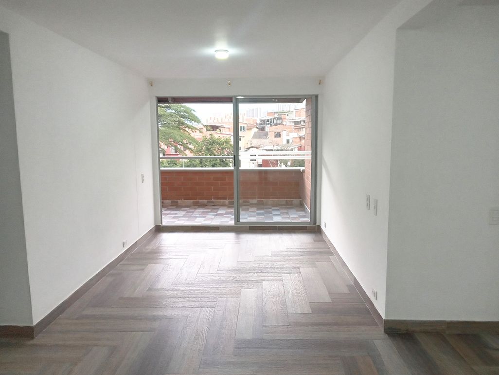 Apartamento en arriendo o venta Antioquia Medellín Loma De Los Bernal 108 m2 Habitaciones 3 Baños 2 Garajes 2 Precio venta $595000000 Precio arriendo $3500000