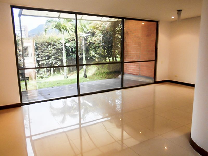 Casa en arriendo Antioquia Envigado Loma Del Atravesado 165 m2 Habitaciones 3 Baños 4 Garajes 3 Precio $10300000