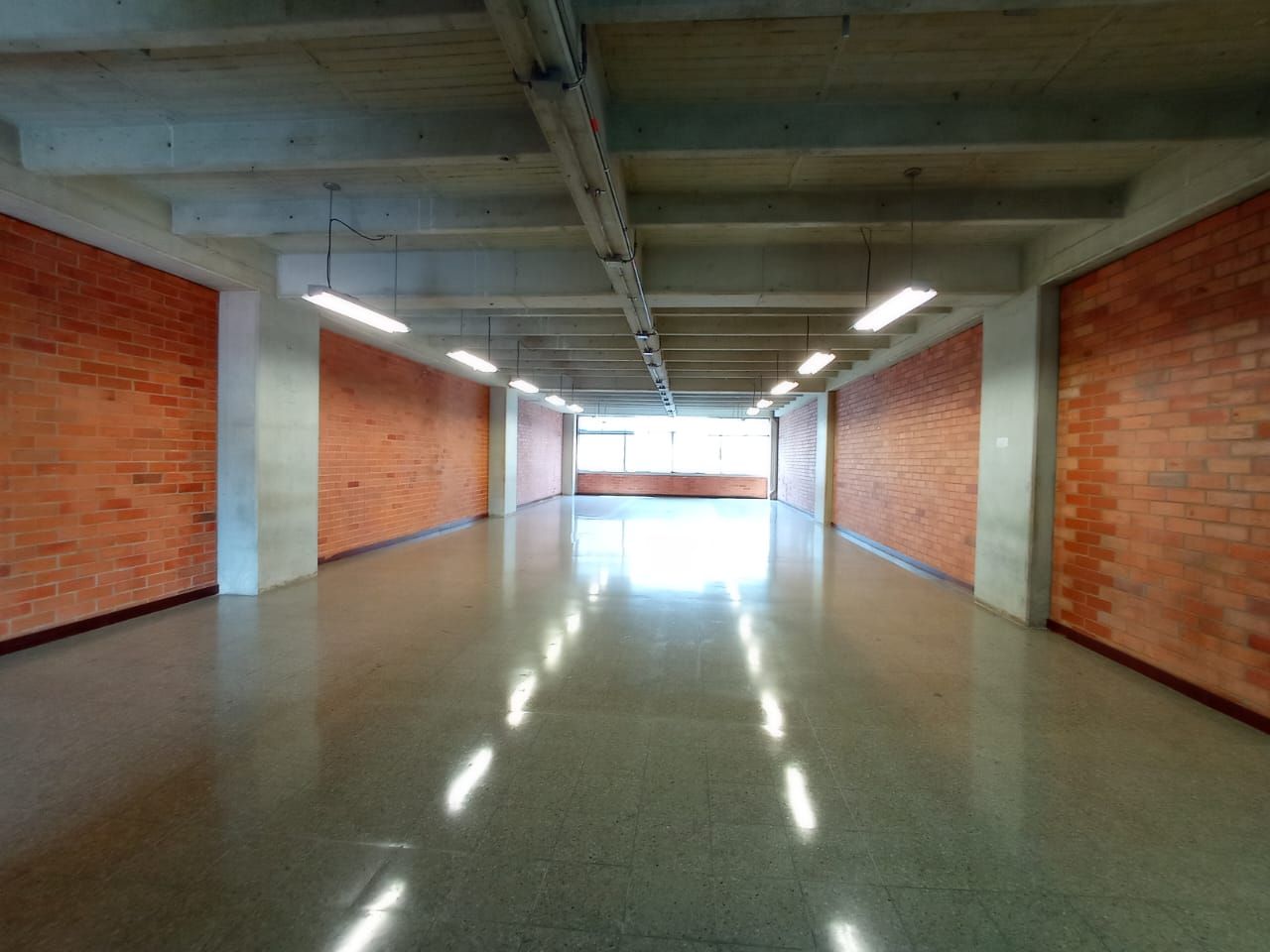 Local en arriendo Antioquia Medellín Noel 194 m2 Habitaciones 0 Baños 1 Garajes 3 Precio $14300000