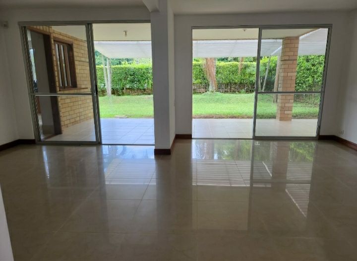 Casa en arriendo Valle Del Cauca Cali Cali 414 m2 Habitaciones 4 Baños 8 Garajes 5 Precio $8000000