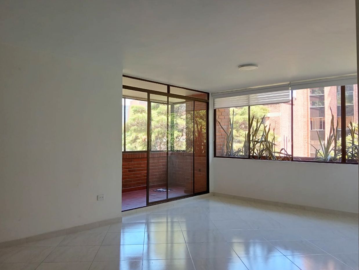 Apartamento en arriendo Antioquia Medellín Laureles 137 m2 Habitaciones 3 Baños 4 Garajes 2 Precio $3750000