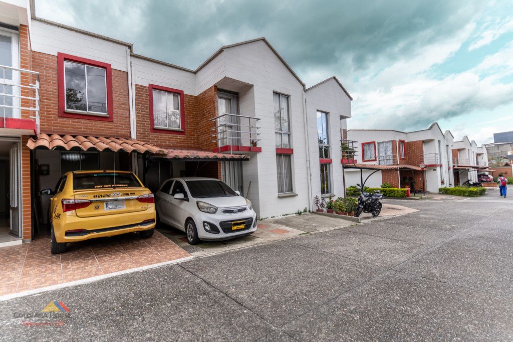 Casa en venta Risaralda Pereira El Triunfo 75 m2 Habitaciones 4 Baños 2 Garajes 2 Precio $420000000