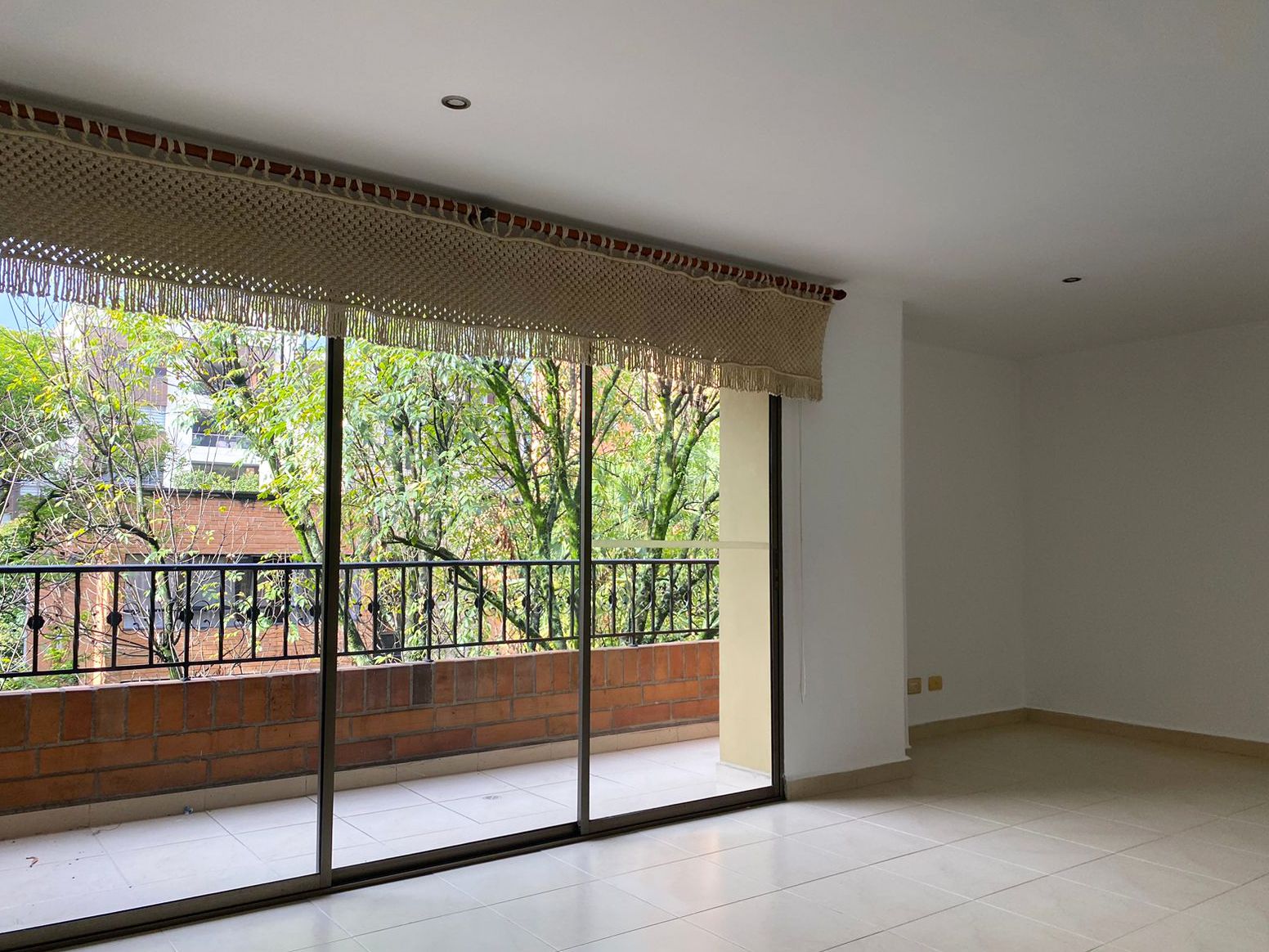 Apartamento en arriendo Antioquia Envigado Zúñiga 98 m2 Habitaciones 3 Baños 2 Garajes 2 Precio $3650000