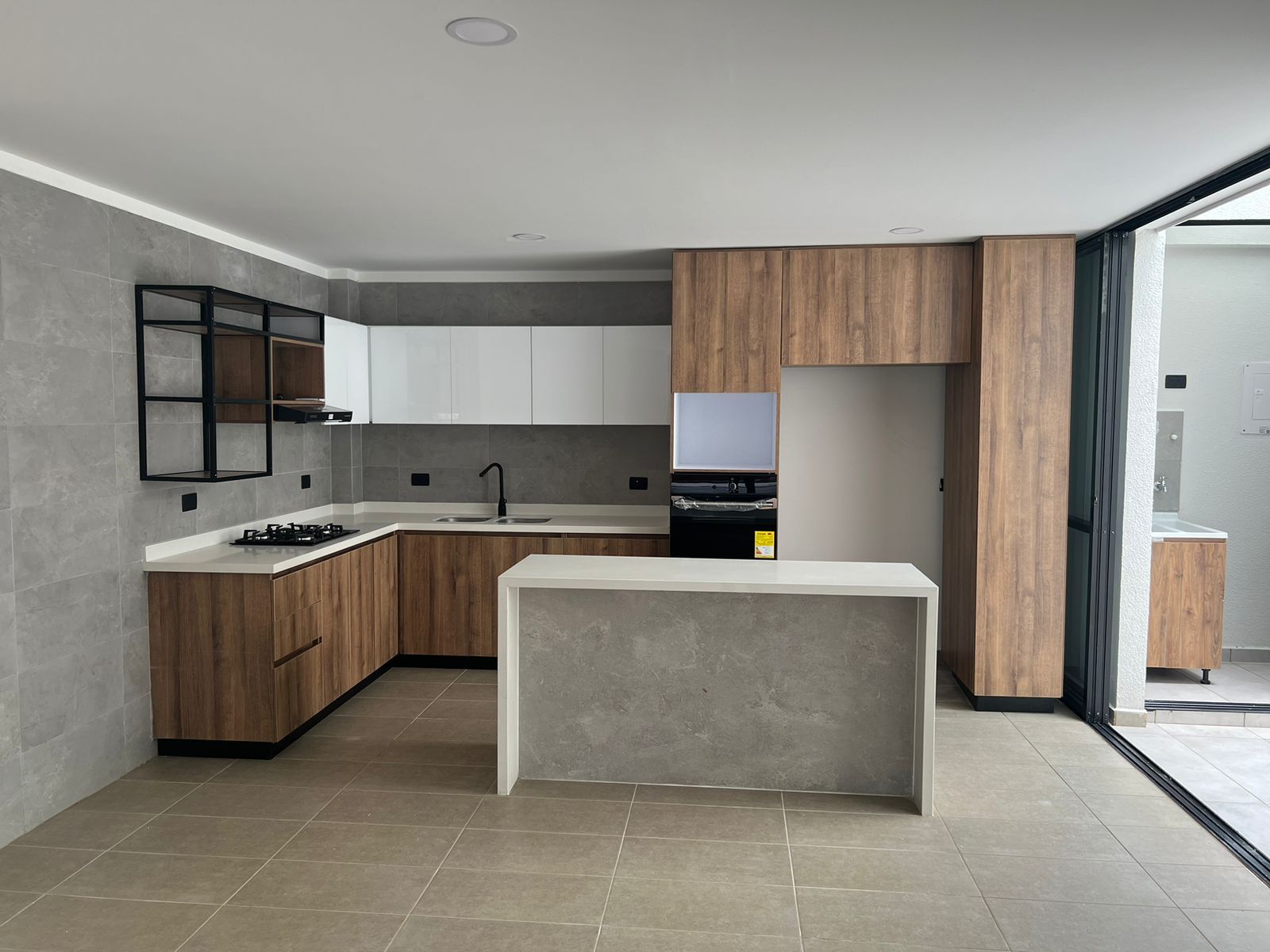 Casa en venta Risaralda Pereira Cerritos 168 m2 Habitaciones 3 Baños 6 Garajes 3 Precio $935000000