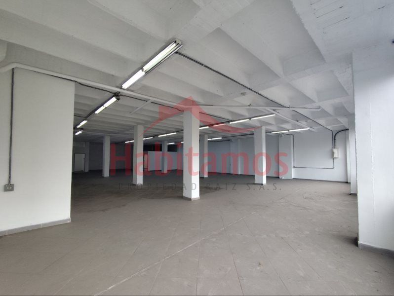 Bodega en arriendo Antioquia Medellín Castilla 422 m2 Habitaciones 0 Baños 2 Garajes 0 Precio $7000000