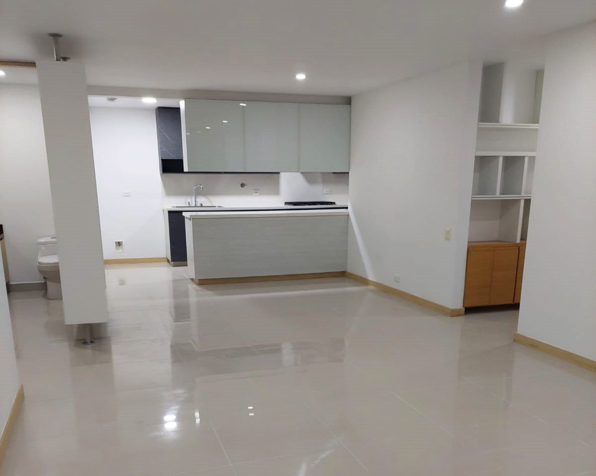 Apartamento en arriendo o venta Antioquia Envigado Jardines 117 m2 Habitaciones 3 Baños 2 Garajes 3 Precio venta $985000000 Precio arriendo $5000000