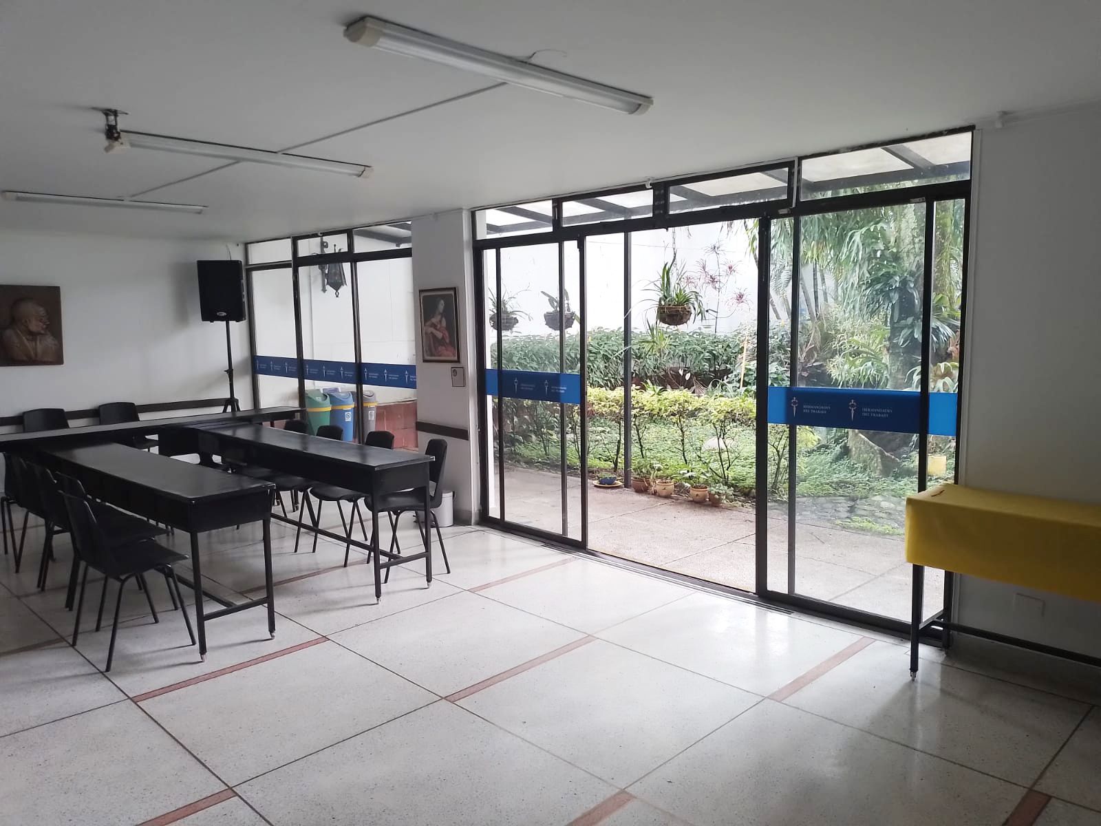 Oficina en arriendo Antioquia Medellín Suramericana 597 m2 Habitaciones 0 Baños 6 Garajes 2 Precio $12500000