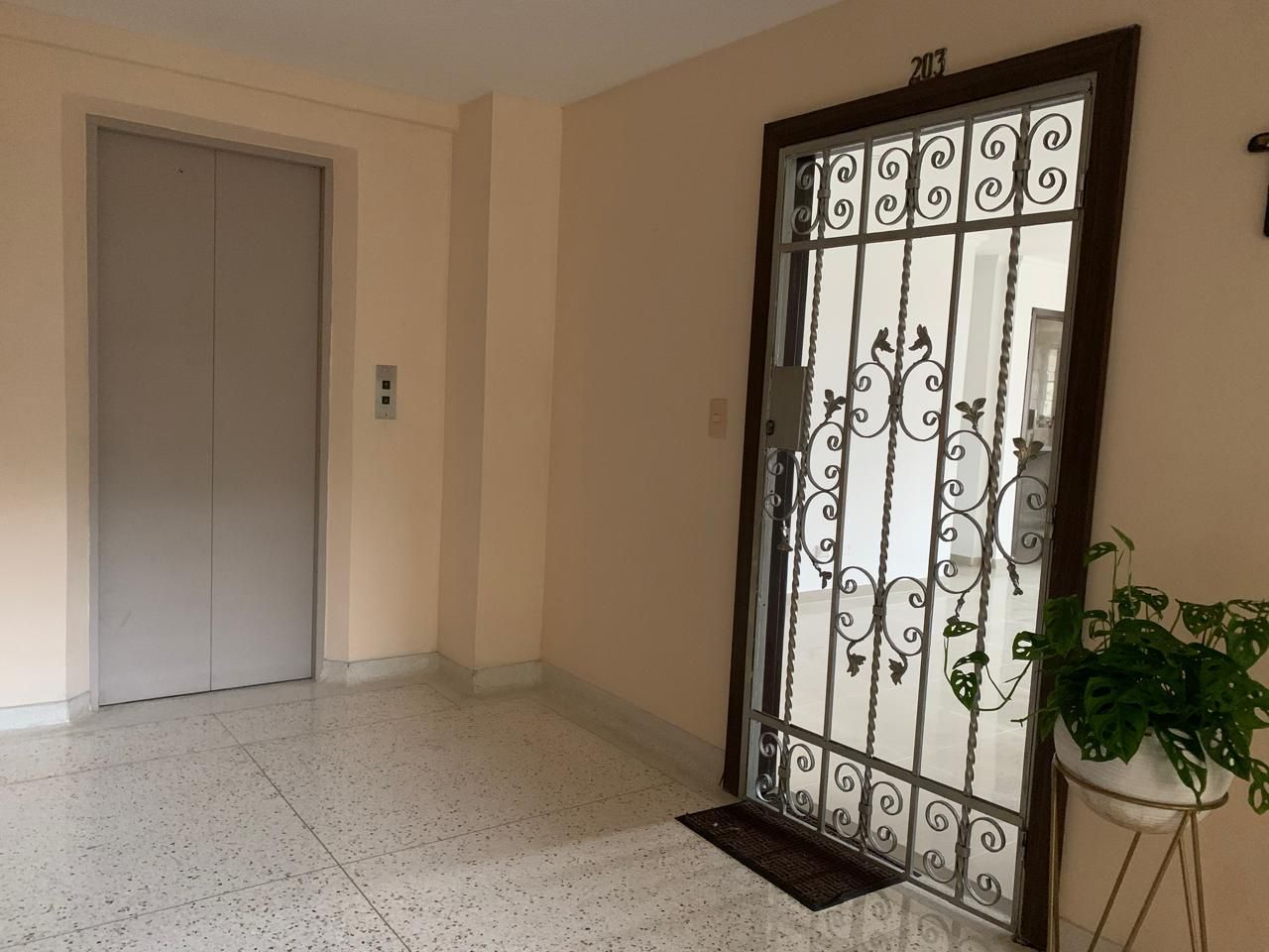 Apartamento en venta Atlántico Barranquilla Los Alpes 92 m2 Habitaciones 3 Baños 2 Garajes 2 Precio $320000000