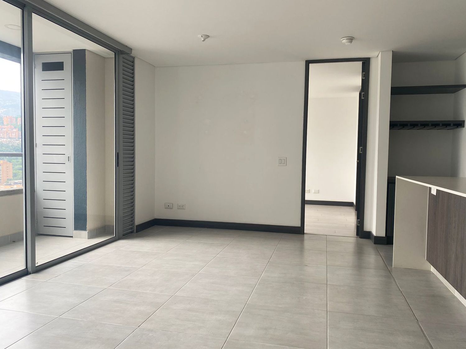 Apartamento en arriendo Antioquia Medellín Simesa 80 m2 Habitaciones 2 Baños 4 Garajes 3 Precio $4150000
