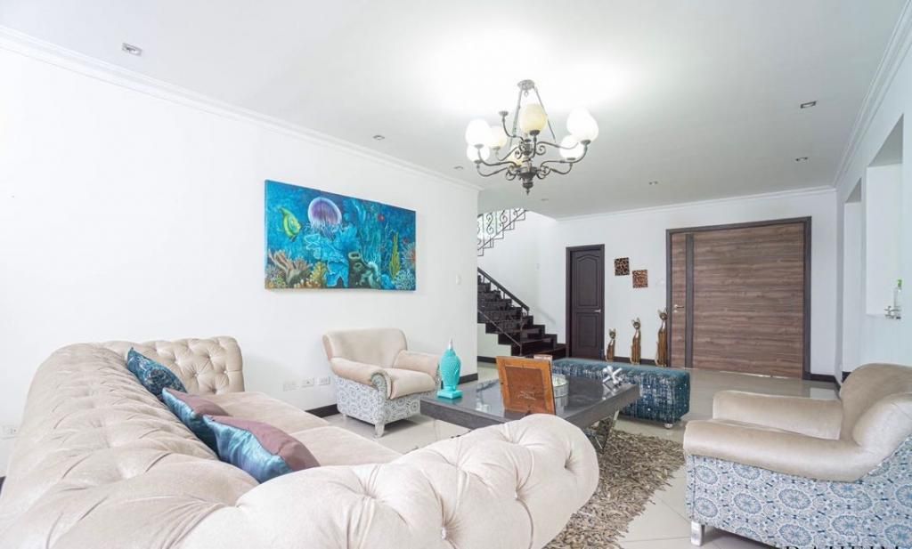 Casa en venta Valle Del Cauca Cali Chiminangos I 450 m2 Habitaciones 4 Baños 5 Garajes 5 Precio $1490000000