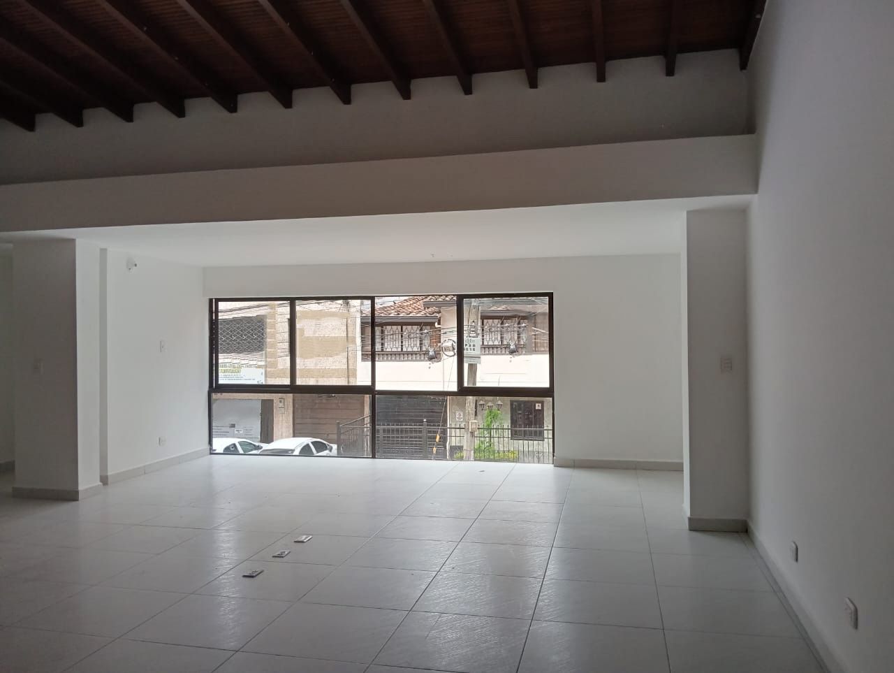 Oficina en arriendo Antioquia Medellín Los Conquistadores 146 m2 Habitaciones 0 Baños 2 Garajes 1 Precio $4300000