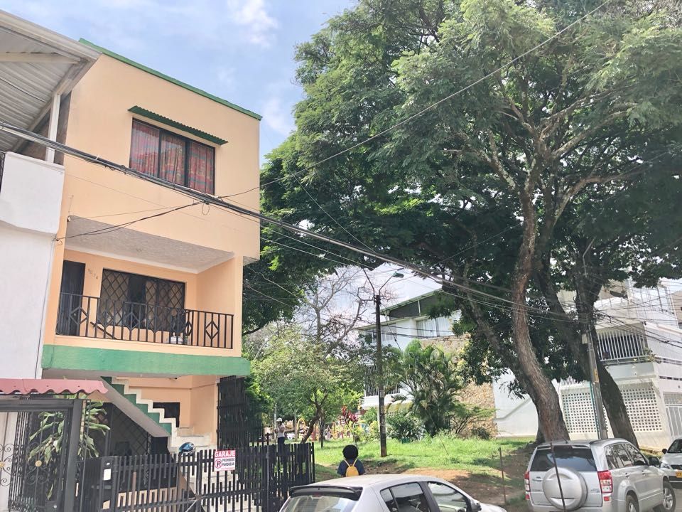 Casa en venta Valle Del Cauca Cali Departamental 240 m2 Habitaciones 6 Baños 4 Garajes 0 Precio $415000000