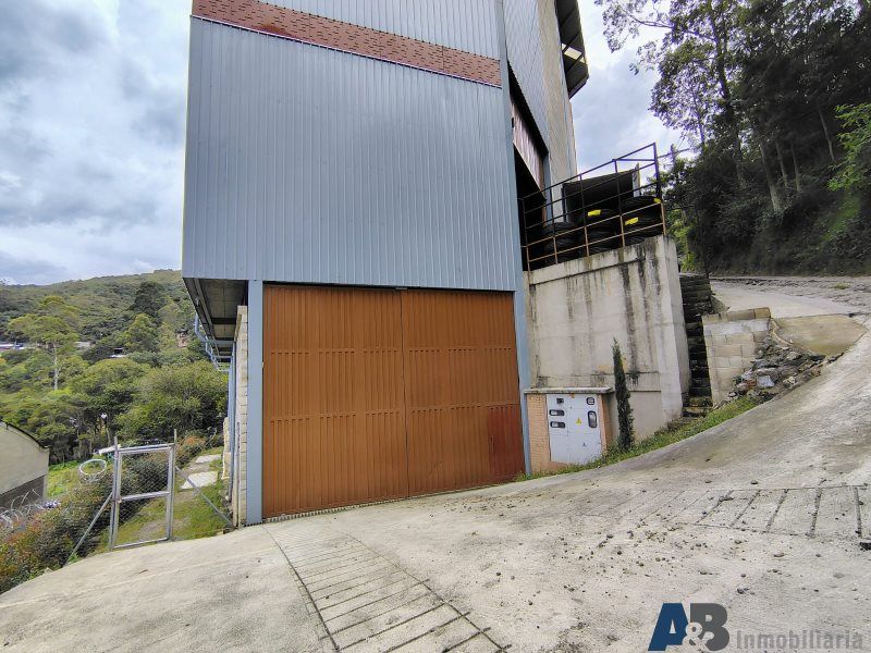 Bodega en arriendo o venta Antioquia Copacabana Copacabana 743 m2 Habitaciones 0 Baños 1 Garajes 0 Precio venta $2823400000 Precio arriendo $13374000