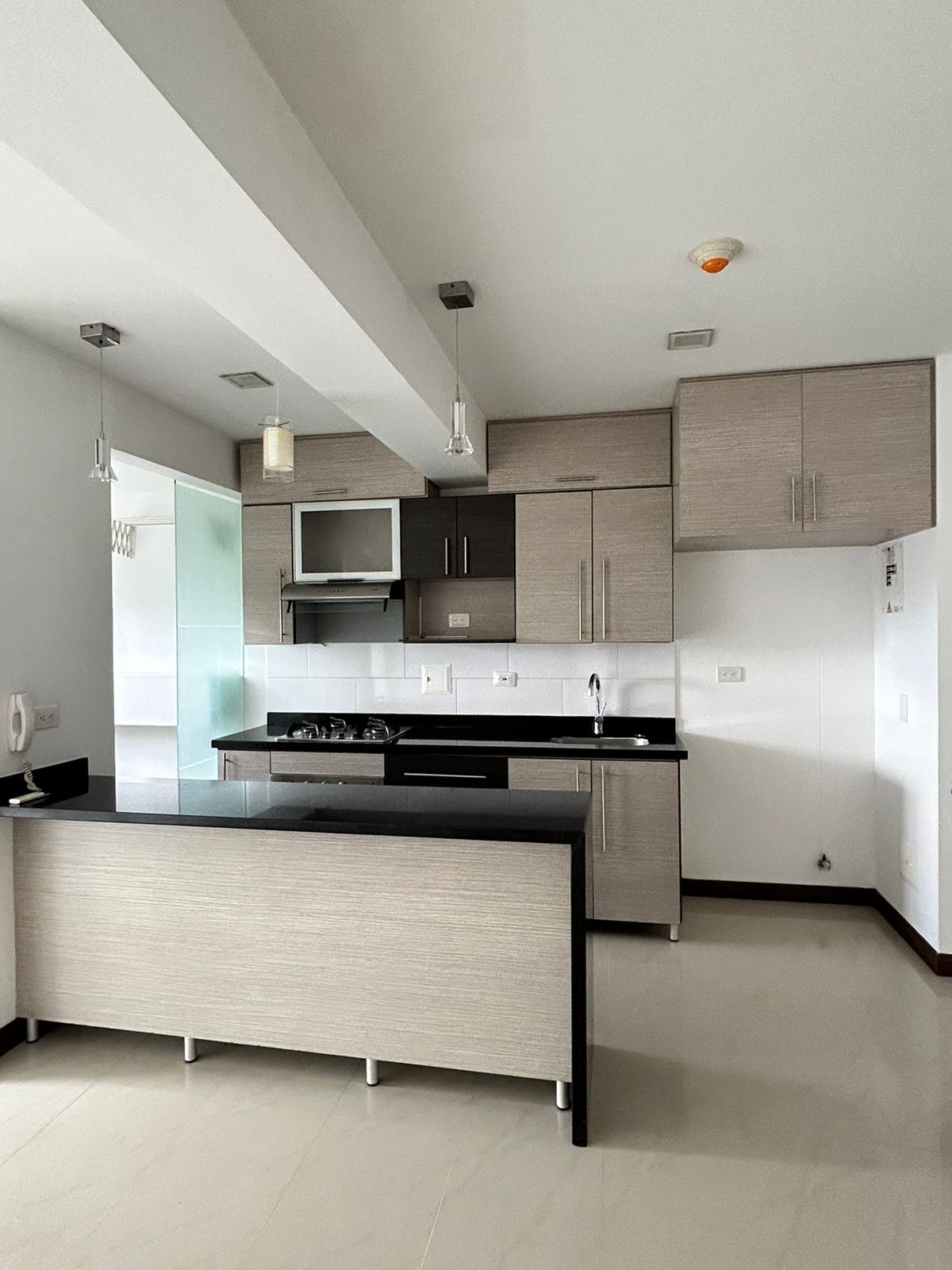 Apartamento en arriendo Risaralda Pereira Pinares Alto 85 m2 Habitaciones 3 Baños 2 Garajes 3 Precio $2850000