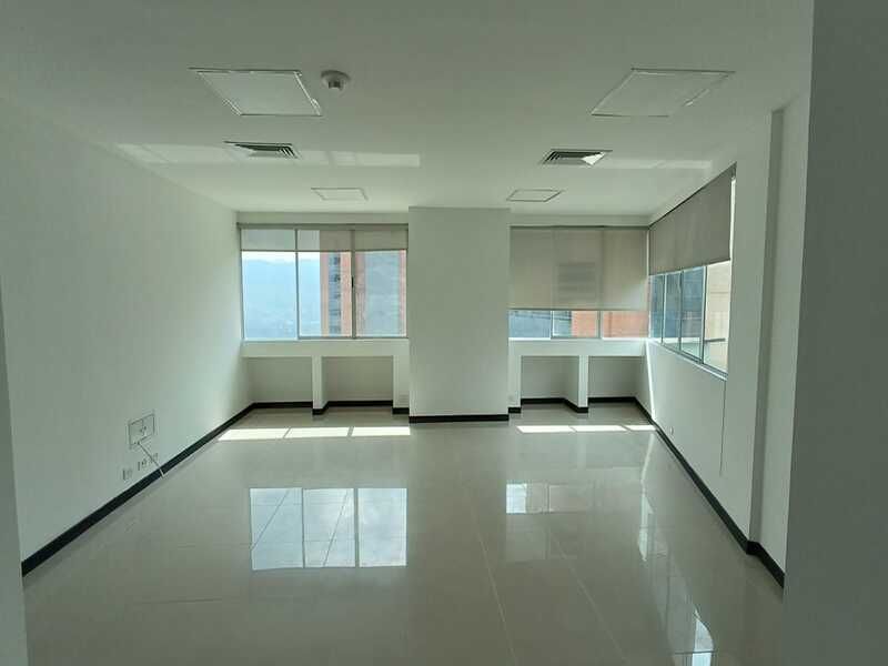 Oficina en arriendo Antioquia Medellín Los Naranjos 64 m2 Habitaciones 0 Baños 0 Garajes 2 Precio $5000000