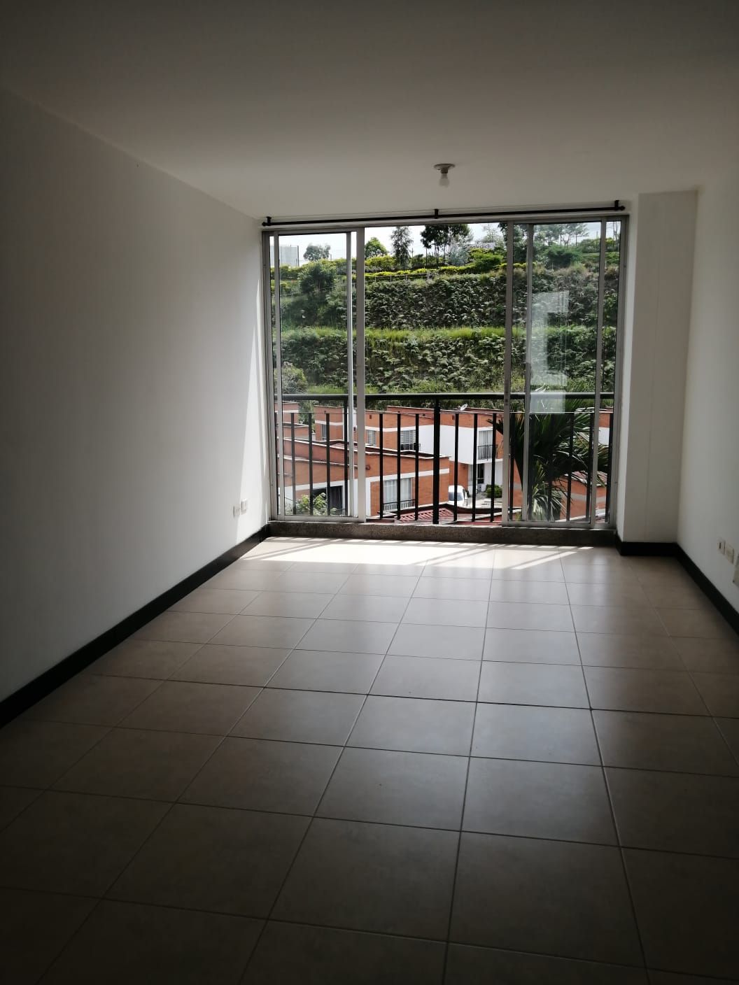 Apartamento en arriendo o venta Risaralda Pereira Los Angeles 78 m2 Habitaciones 3 Baños 2 Garajes 2 Precio venta $310000000 Precio arriendo $1300000