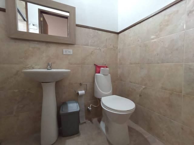 Casa en arriendo Antioquia La Ceja Centro 170 m2 Habitaciones 3 Baños 6 Garajes 12 Precio $5900000