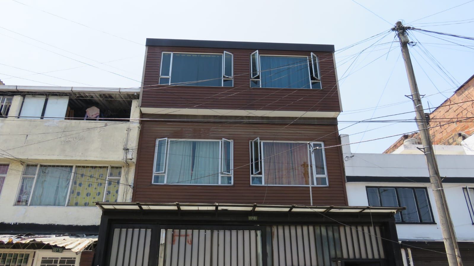 Casa en venta Cundinamarca Bogotá El Laurel 145 m2 Habitaciones 9 Baños 8 Garajes 1 Precio $800000000