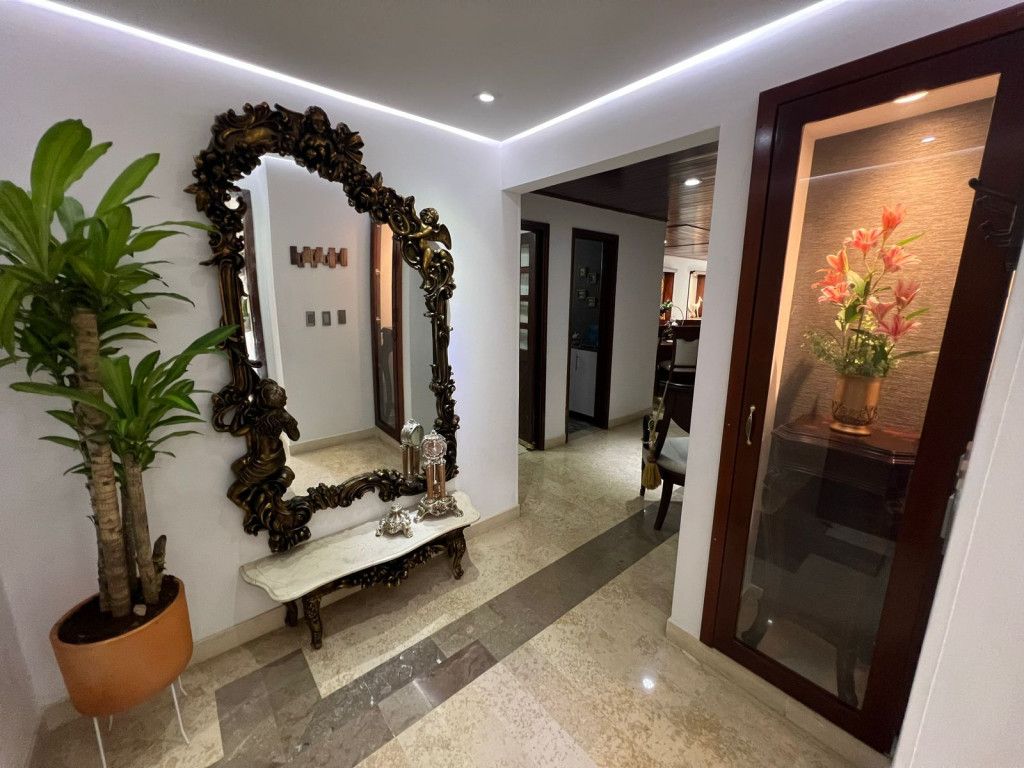 Apartamento en venta Valle Del Cauca Cali Urbanización Ciudad Jardín 156 m2 Habitaciones 3 Baños 2 Garajes 3 Precio $770000000