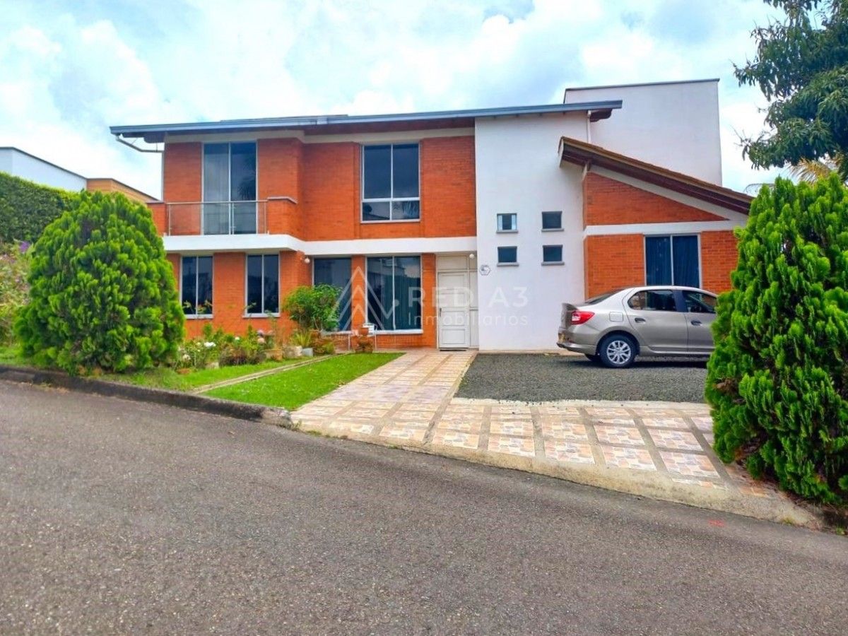 Casa en venta Risaralda Pereira Pereira 290 m2 Habitaciones 7 Baños 8 Garajes 4 Precio $1800000000