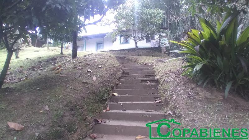 Casa en venta Antioquia Copacabana Simon Bolivar Sb centro 3200 m2 Habitaciones 4 Baños 2 Garajes 1 Precio $350000000