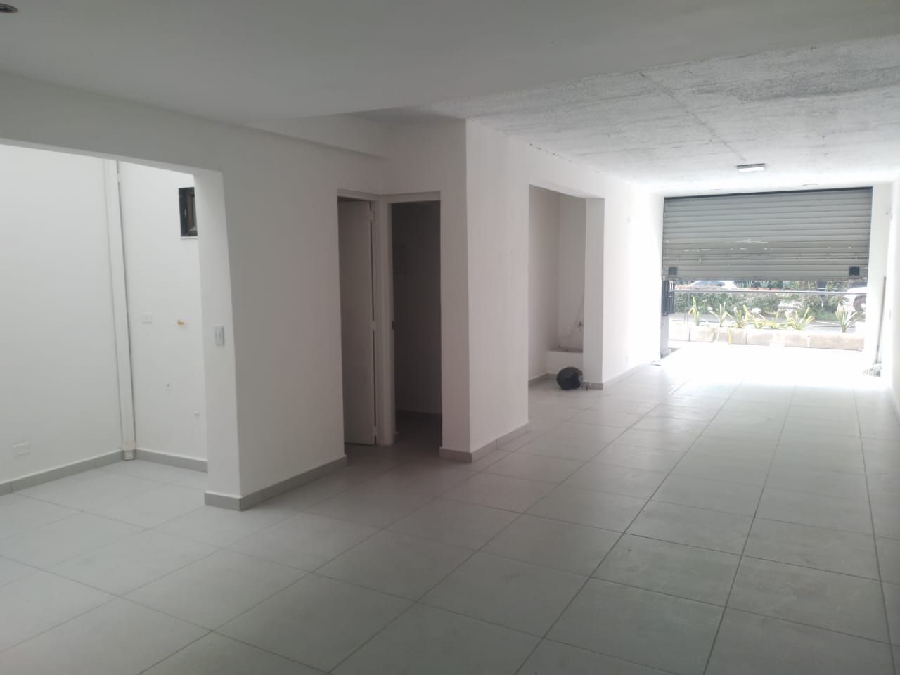 Oficina en arriendo Antioquia Medellín Granada 300 m2 Habitaciones 0 Baños 6 Garajes 1 Precio $11000000