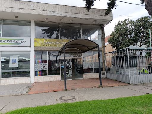 Local en venta Cundinamarca Bogotá Granjas De Techo 233 m2 Habitaciones 0 Baños 2 Garajes 3 Precio $1900000000