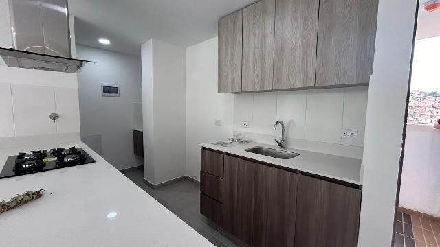Apartamento en arriendo Antioquia Envigado El Salado 83 m2 Habitaciones 3 Baños 2 Garajes 2 Precio $3500000