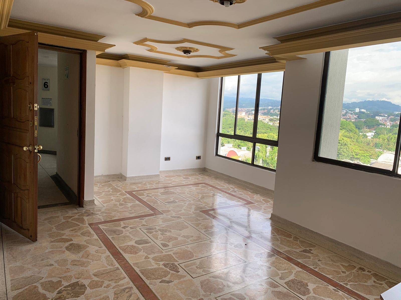 Suite en arriendo o venta Risaralda Pereira Toluca 187 m2 Habitaciones 4 Baños 2 Garajes 2 Precio venta $450000000 Precio arriendo $3050000