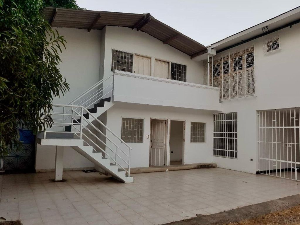 Casa en venta Bolívar Cartagena Manga 425 m2 Habitaciones 15 Baños 5 Garajes 5 Precio $3200000000