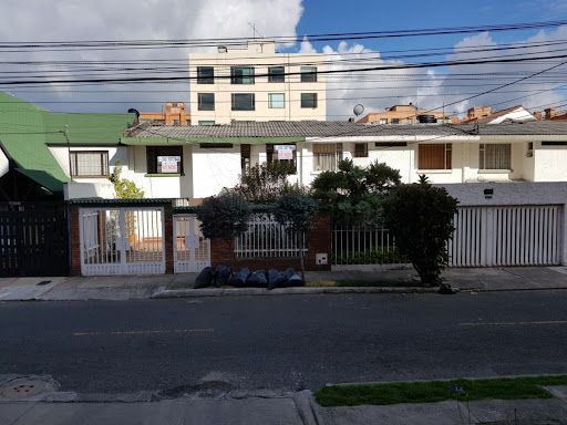 Casa en venta Cundinamarca Bogotá El Batan 253 m2 Habitaciones 3 Baños 3 Garajes 2 Precio $790000000