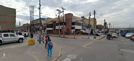 Local en venta Cundinamarca Bogotá El Tejar 430 m2 Habitaciones 0 Baños 3 Garajes 0 Precio $1900000000
