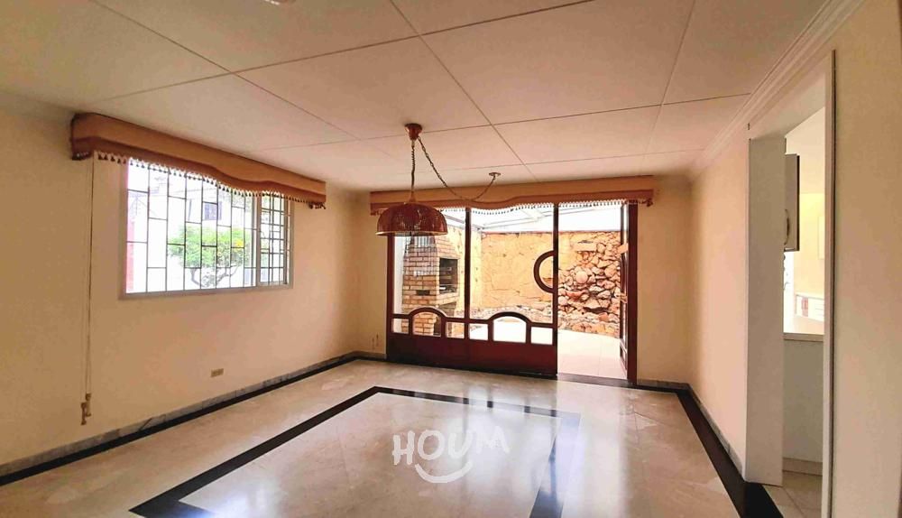Casa en venta Cundinamarca Bogotá Puente Largo 360 m2 Habitaciones 4 Baños 3 Garajes 4 Precio $1200000000