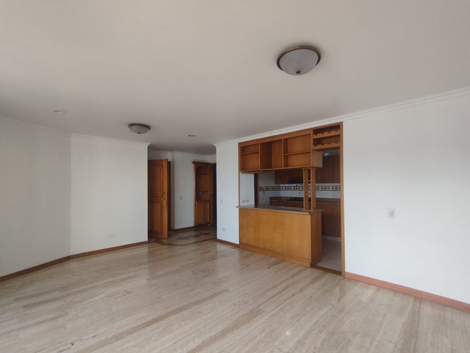 Apartamento en arriendo Risaralda Pereira Los Alpes 140 m2 Habitaciones 2 Baños 2 Garajes 3 Precio $3100000