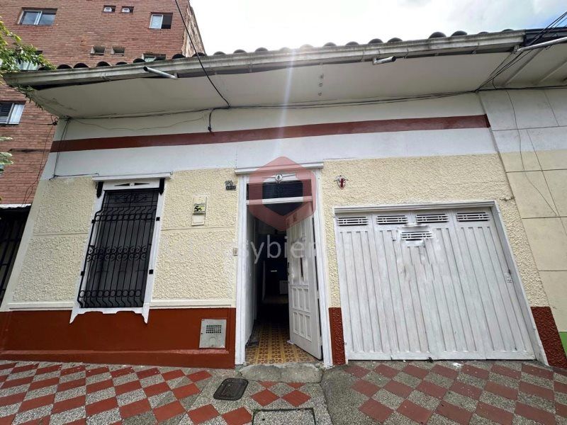 Casa en venta Antioquia Medellín El Danubio 496 m2 Habitaciones 12 Baños 5 Garajes 1 Precio $3500000000