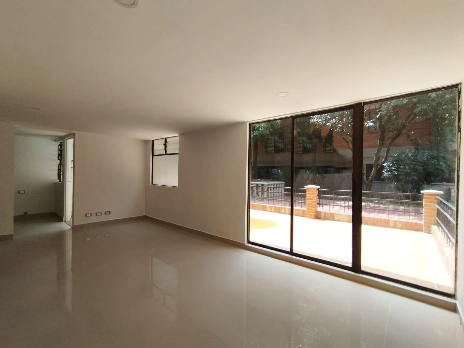 Casa en arriendo Antioquia Medellín Asomadera No1 144 m2 Habitaciones 4 Baños 6 Garajes 3 Precio $3700000