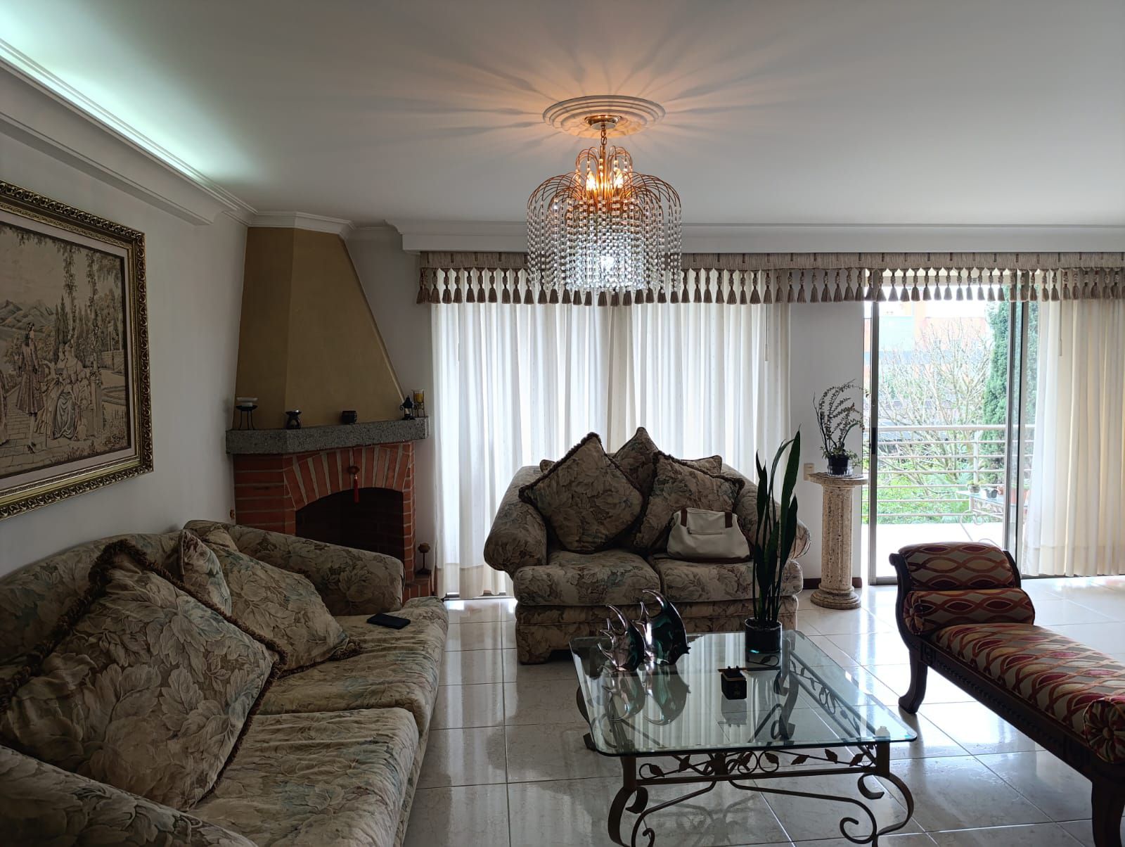 Casa en venta Antioquia Medellín El Tesoro 345 m2 Habitaciones 3 Baños 8 Garajes 4 Precio $2200000000