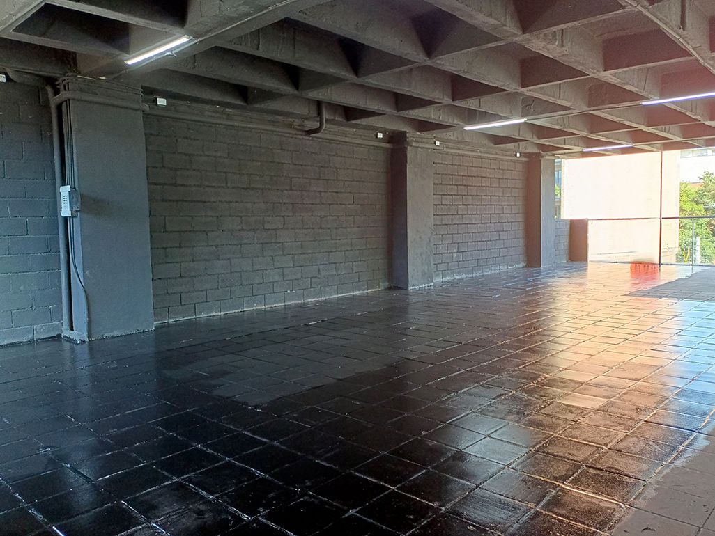 Local en arriendo o venta Antioquia Medellín Los Conquistadores 550 m2 Habitaciones 0 Baños 6 Garajes 1 Precio venta $2010000000 Precio arriendo $18000000