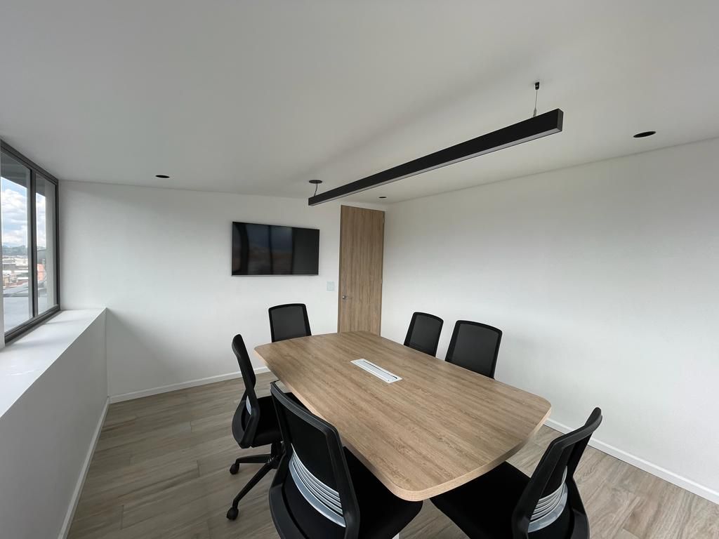 Oficina en arriendo Cundinamarca Bogotá El Batan 250 m2 Habitaciones 0 Baños 1 Garajes 4 Precio $15510000