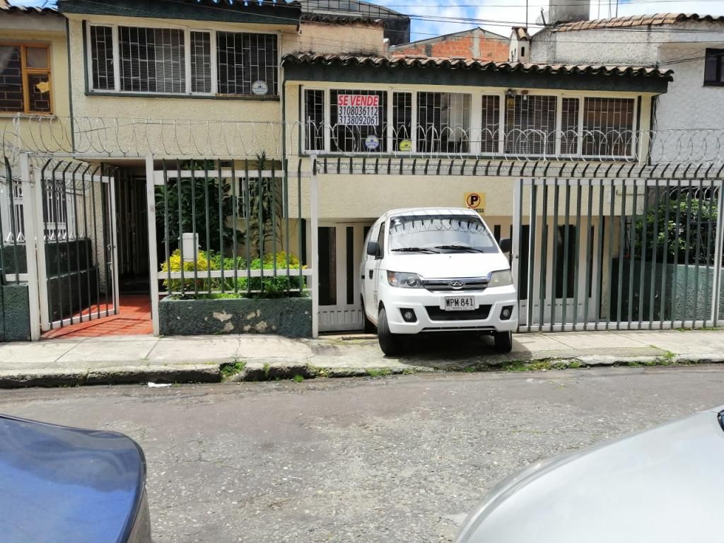 Casa en arriendo Cundinamarca Bogotá Concepción Norte 326 m2 Habitaciones 4 Baños 3 Garajes 2 Precio $4600000