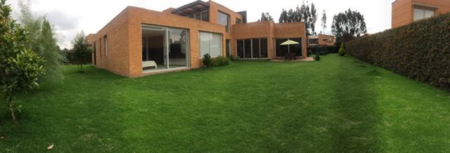 Casa en venta Cundinamarca Bogotá La Cabrera 350 m2 Habitaciones 4 Baños 5 Garajes 4 Precio $3300000000